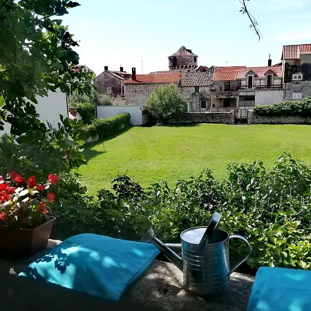 Dida Roko, Rustikalni S Terasom *