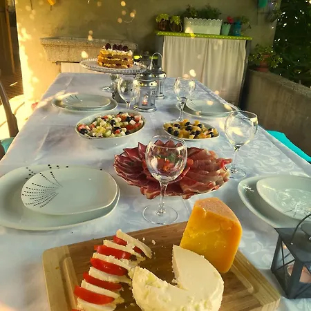 Dida Roko, Rustikalni S Terasom Kastela