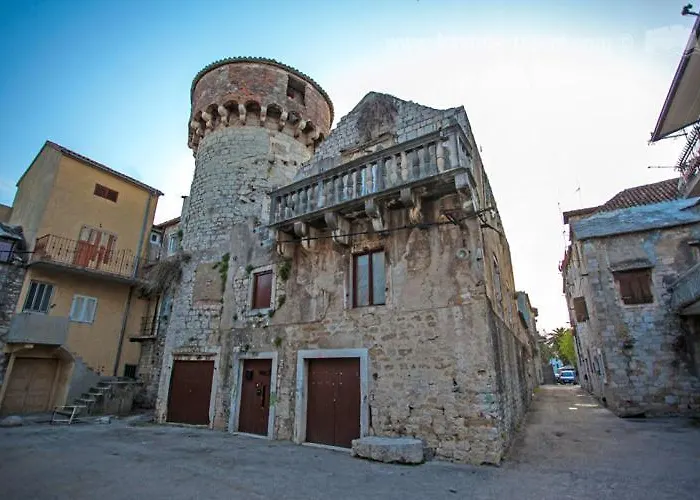 Dida Roko, Rustikalni S Terasom Kaštela