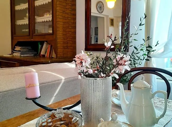 Dida Roko, Rustikalni S Terasom * Kaštela