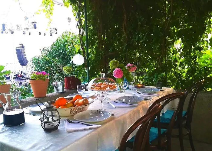 Dida Roko, Rustikalni S Terasom Lejlighed Kaštela