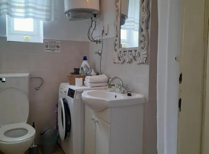 Lejlighed Dida Roko, Rustikalni S Terasom