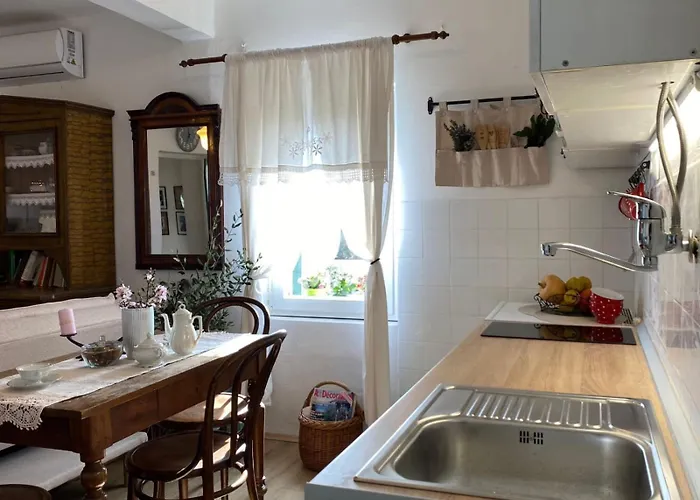 Dida Roko, Rustikalni S Terasom *