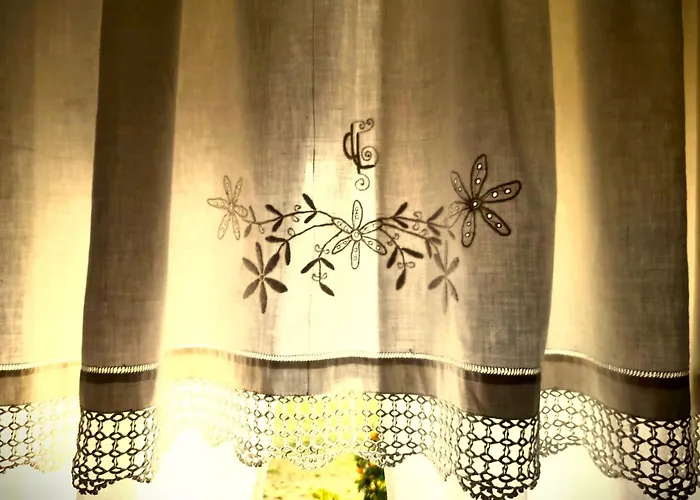 Dida Roko, Rustikalni S Terasom *